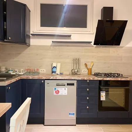 Cozy Big In Center Of *