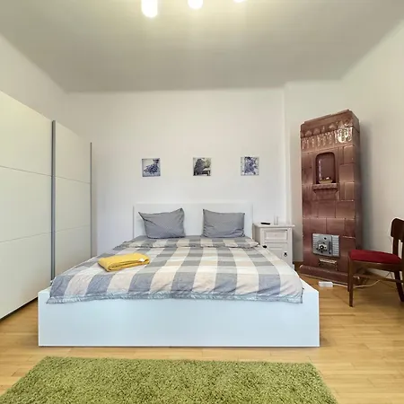 Cozy Big In Center Of *