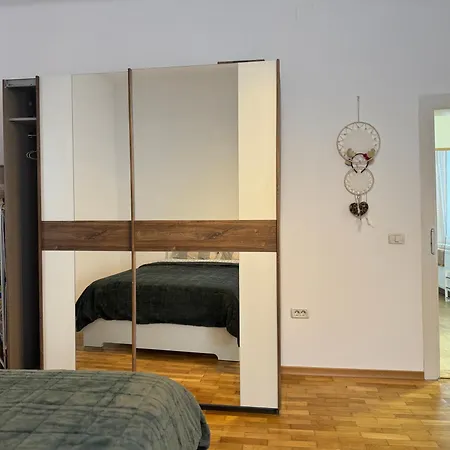 Cozy Big In Center Of Apartament