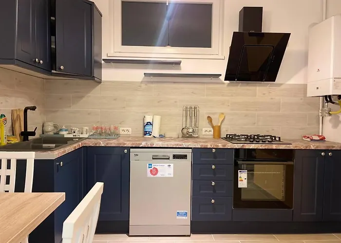 Cozy Big In Center Of *