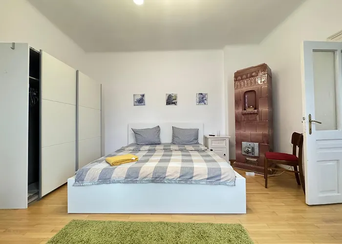 Cozy Big In Center Of *