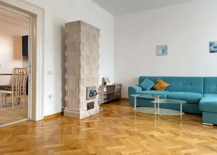 Cozy Big In Center Of * Μπρασόβ